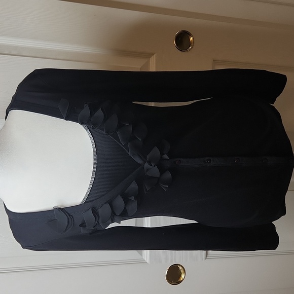 ELLE Women's Black Button Front V-Neck Rose Bud Detail Cardigan Sweater Size XS - Picture 8 of 11